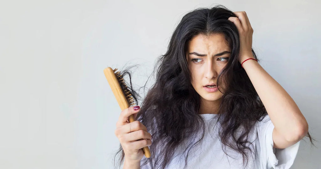 Chute de cheveux : causes fréquentes et solutions naturelles au Maroc